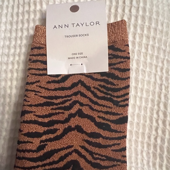 Ann Taylor Tiger Print Trouser Socks NWT - Picture 1 of 1